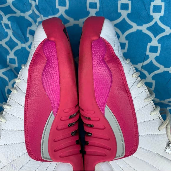 Nike Women’s size 7 Air Jordan 12 vivid pink retro og GG ladies sneakers wmns - Picture 10 of 11